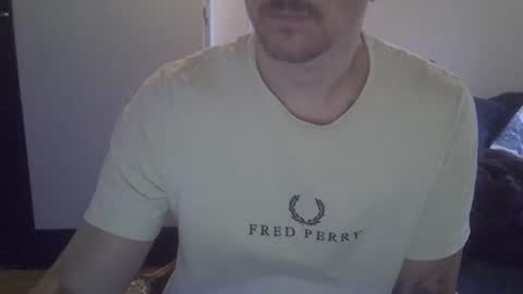 Snapshot of veryhotpervert chatting on December 18, 9:37 am veryhotpervert online show from December 18, 9:37 am