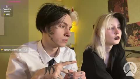 Snapshot of veryraretwins chatting on February 10, 11:02 pm veryraretwins online show from February 10, 11:02 pm