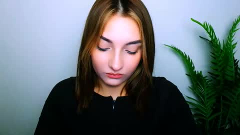 Ana online show from December 19, 3:19 pm