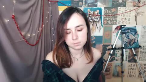 veryveryvery_shy online show from December 30, 9:48 am