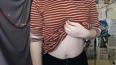 veryveryvery_shy online show from December 31, 8:59 am