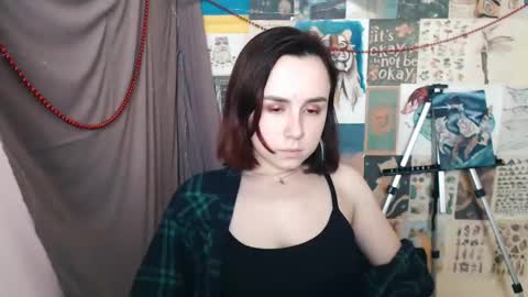 veryveryvery_shy online show from January 3, 9:36 am