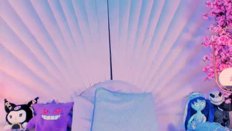 Vesper Velvet  online show from April 5, 5:04 am