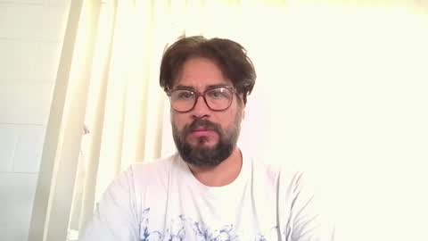 vesturelove online show from September 11, 6:08 pm