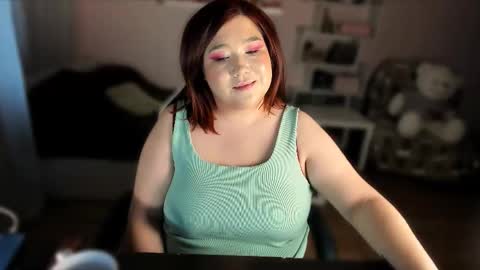 Snapshot of vi__vixen chatting on November 5, 9:42 am Vi Vixen online show from November 5, 9:42 am