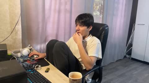 Snapshot of vialeras chatting on November 24, 8:14 am vialeras online show from November 24, 8:14 am