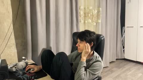 Snapshot of vialeras chatting on December 17, 1:11 am vialeras online show from December 17, 1:11 am