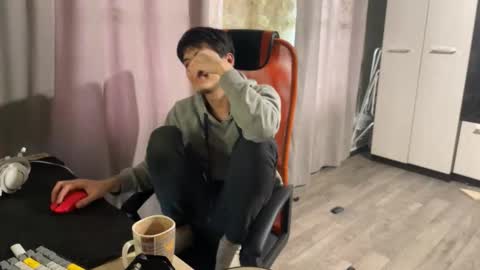 Snapshot of vialeras chatting on February 9, 3:54 am vialeras online show from February 9, 3:54 am