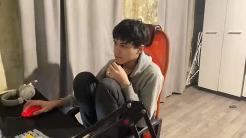 Snapshot of vialeras chatting on February 10, 6:56 pm vialeras online show from February 10, 6:56 pm