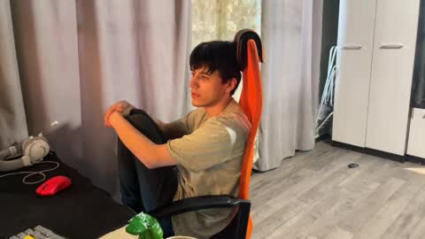 Snapshot of vialeras chatting on February 12, 3:01 am vialeras online show from February 12, 3:01 am