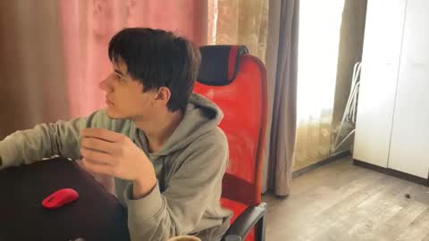 Snapshot of vialeras chatting on February 15, 7:51 am vialeras online show from February 15, 7:51 am