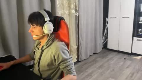 Snapshot of vialeras chatting on February 16, 2:57 pm vialeras online show from February 16, 2:57 pm