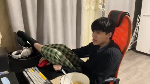 Snapshot of vialeras chatting on March 1, 1:35 pm vialeras online show from March 1, 1:35 pm