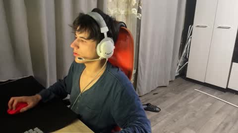 Snapshot of vialeras chatting on March 3, 12:28 am vialeras online show from March 3, 12:28 am