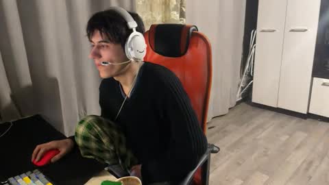 Snapshot of vialeras chatting on March 3, 5:52 pm vialeras online show from March 3, 5:52 pm