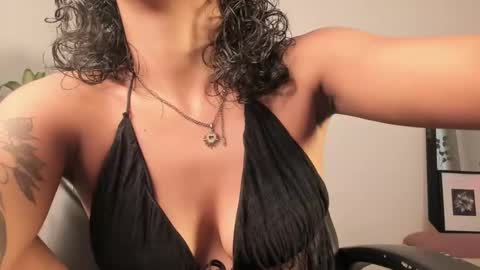 Snapshot of vianka_millerxxx chatting on February 16, 6:32 pm Vianka online show from February 16, 6:32 pm