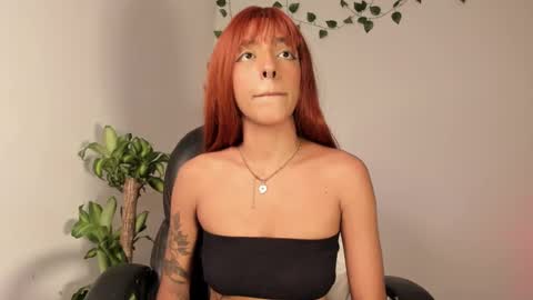 Snapshot of vianka_millerxxx chatting on February 26, 6:26 am Vianka online show from February 26, 6:26 am