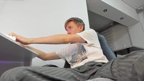 Snapshot of vibemygirl chatting on January 29, 3:37 pm vibemygirl online show from January 29, 3:37 pm