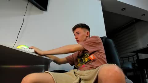 Snapshot of vibemygirl chatting on February 26, 12:58 pm vibemygirl online show from February 26, 12:58 pm