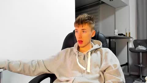 Snapshot of vibemygirl chatting on March 5, 1:06 pm vibemygirl online show from March 5, 1:06 pm