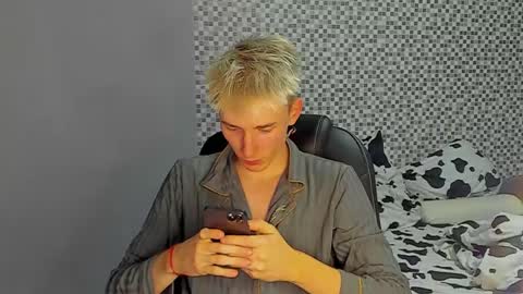 Snapshot of vibemygirl chatting on September 18, 12:51 pm vibemygirl online show from September 18, 12:51 pm