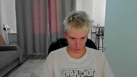 Snapshot of vibemygirl chatting on September 22, 10:06 am vibemygirl online show from September 22, 10:06 am