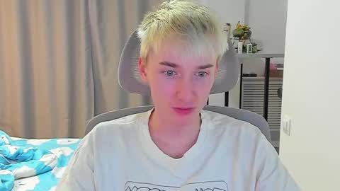 Snapshot of vibemygirl chatting on October 9, 10:02 am vibemygirl online show from October 9, 10:02 am