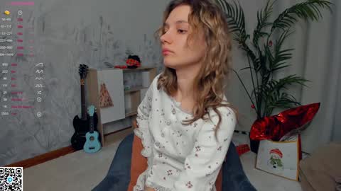 Snapshot of vibes_of_joy chatting on December 25, 9:00 pm Mikky online show from December 25, 9:00 pm