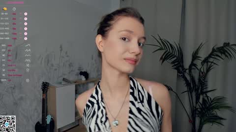 Snapshot of vibes_of_joy chatting on December 29, 7:43 pm Mikky online show from December 29, 7:43 pm