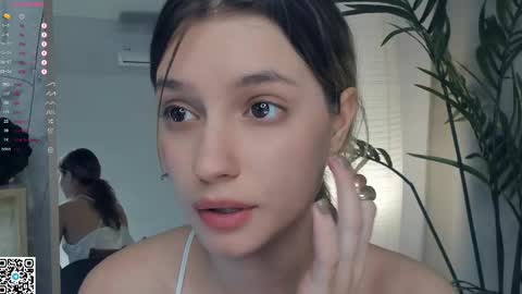 Snapshot of vibes_of_joy chatting on February 17, 11:13 am Mikky online show from February 17, 11:13 am