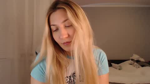 Snapshot of vibezgirl chatting on December 24, 8:05 pm Amelia online show from December 24, 8:05 pm