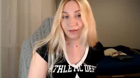 Snapshot of vibezgirl chatting on September 16, 7:15 pm Amelia online show from September 16, 7:15 pm