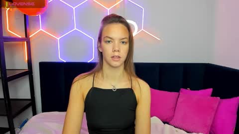 Snapshot of vickie_smith chatting on October 14, 1:28 am vickie_smith online show from October 14, 1:28 am