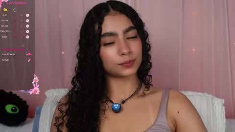 Snapshot of vicky_curly chatting on September 14, 4:06 pm vicky_curly online show from September 14, 4:06 pm
