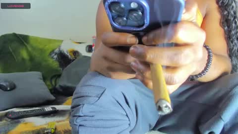 Snapshot of vicky_hotteei chatting on February 17, 12:27 pm vicky manuela online show from February 17, 12:27 pm