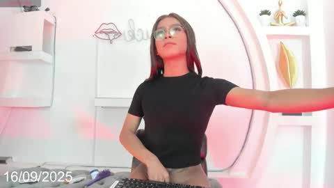 Snapshot of vicky_hottman chatting on September 17, 4:25 am vicky_hottman online show from September 17, 4:25 am