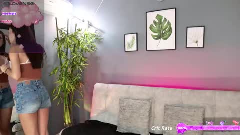 Snapshot of vicky_kittyy chatting on December 13, 7:53 pm Amy online show from December 13, 7:53 pm