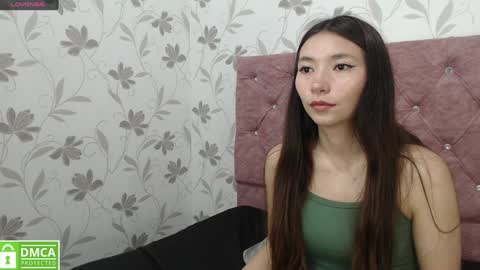 Snapshot of victoria017 chatting on December 21, 2:52 am Victoria online show from December 21, 2:52 am