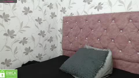 Snapshot of victoria017 chatting on December 23, 2:56 am Victoria online show from December 23, 2:56 am