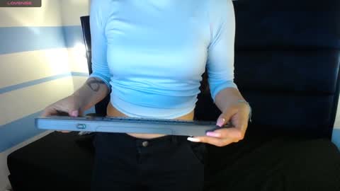 Snapshot of victoria017 chatting on January 31, 9:05 am Victoria online show from January 31, 9:05 am