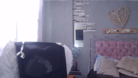 Snapshot of victoria25_meester chatting on December 14, 5:14 pm Hi guys Im victoria Be the one who can control me in PVT online show from December 14, 5:14 pm