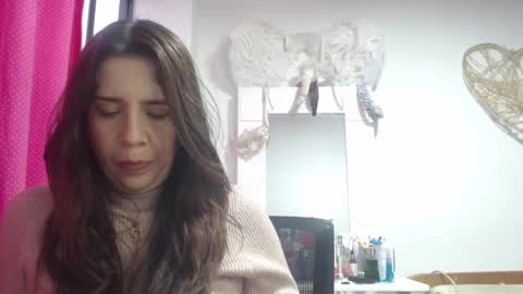 Snapshot of victoria25_meester chatting on January 21, 8:11 pm Hi guys Im victoria Be the one who can control me in PVT online show from January 21, 8:11 pm