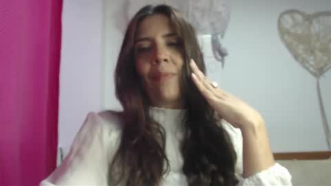 Snapshot of victoria25_meester chatting on January 22, 8:49 pm Hi guys Im victoria Be the one who can control me in PVT online show from January 22, 8:49 pm