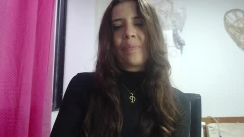 Snapshot of victoria25_meester chatting on January 23, 10:01 pm Hi guys Im victoria Be the one who can control me in PVT online show from January 23, 10:01 pm