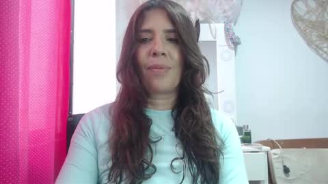 Snapshot of victoria25_meester chatting on February 2, 3:39 pm Hi guys Im victoria Be the one who can control me in PVT online show from February 2, 3:39 pm