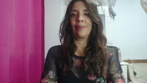 Snapshot of victoria25_meester chatting on February 5, 9:29 pm Hi guys Im victoria Be the one who can control me in PVT online show from February 5, 9:29 pm