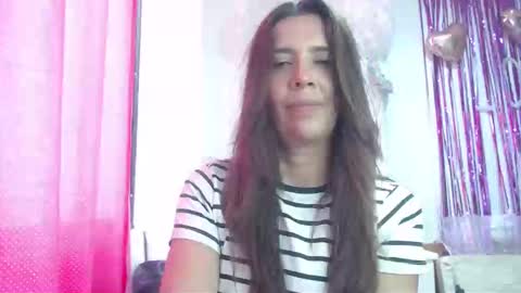 Snapshot of victoria25_meester chatting on February 19, 4:55 pm Hi guys Im victoria Be the one who can control me in PVT online show from February 19, 4:55 pm