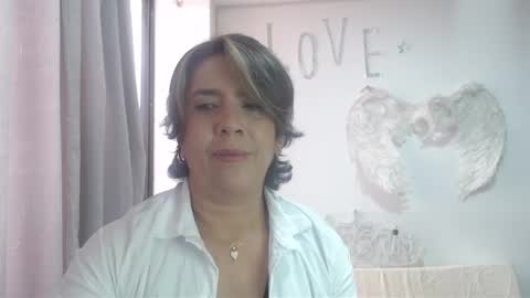 Snapshot of victoria25_meester chatting on September 13, 3:01 pm Hi guys Im victoria Be the one who can control me in PVT online show from September 13, 3:01 pm