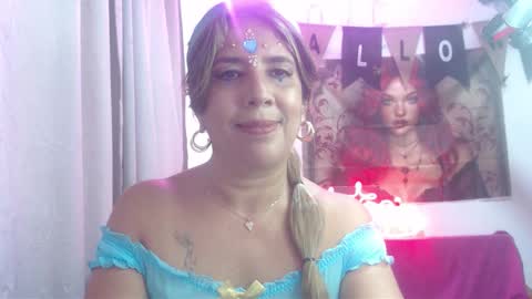 Snapshot of victoria25_meester chatting on October 28, 3:47 pm Hi guys Im victoria Be the one who can control me in PVT online show from October 28, 3:47 pm