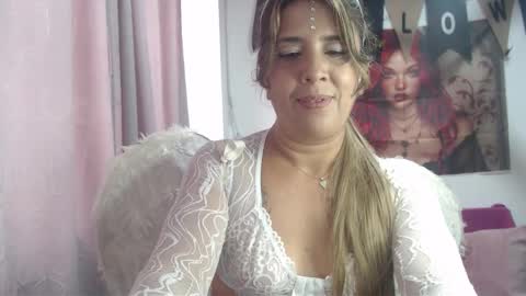 Snapshot of victoria25_meester chatting on October 30, 3:24 pm Hi guys Im victoria Be the one who can control me in PVT online show from October 30, 3:24 pm